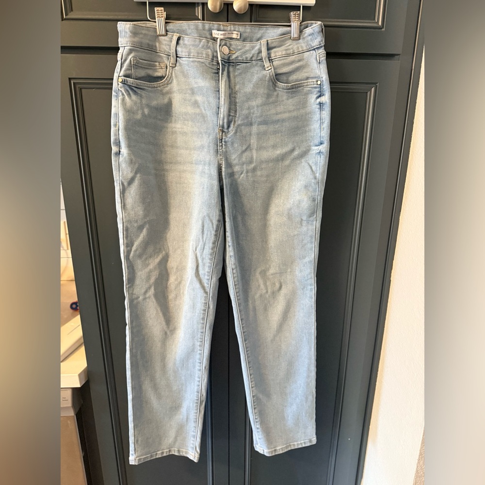 Nine West Straight Leg Jeans in Light Blue Wash
